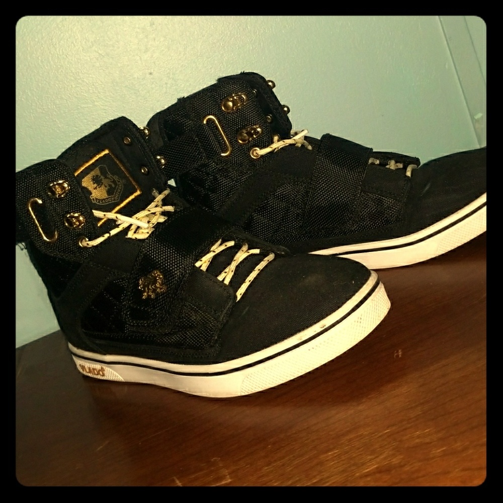 VLADO FOOTWEAR